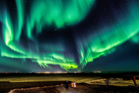 Reykjavik: Small-Group Northern Lights Tour with Pickup