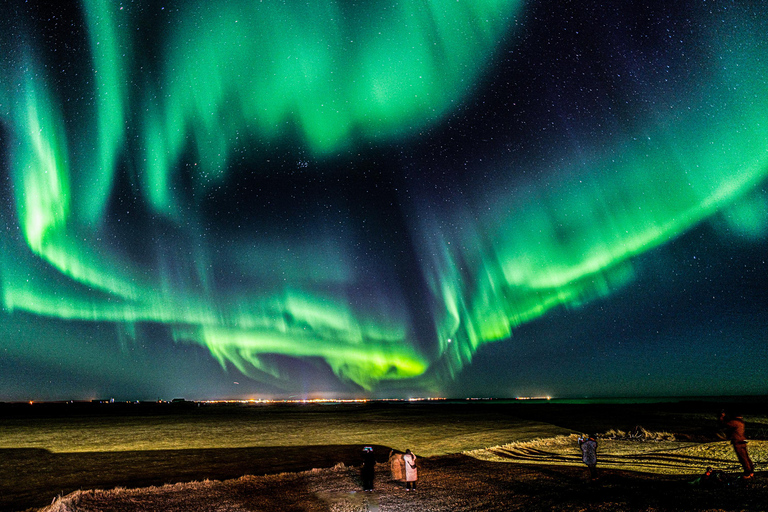 Reykjavik: Small-Group Northern Lights Tour with Pickup
