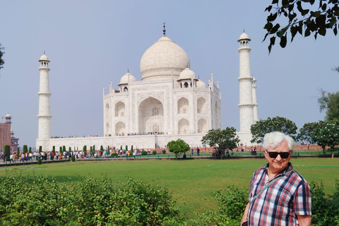 From Mathura: Taj Mahal and Agra Fort Private Day Trip