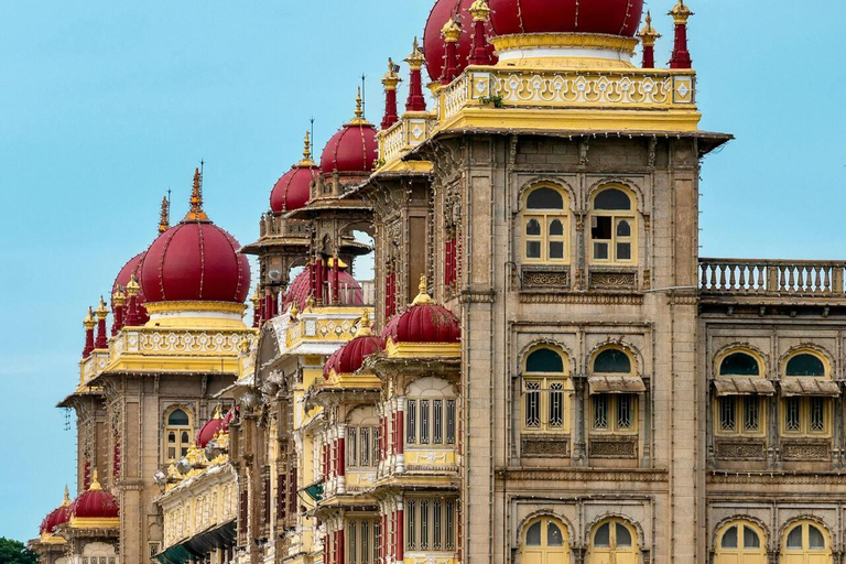 Day Trip to Mysore from Bengaluru with Car, Lunch, and Guide