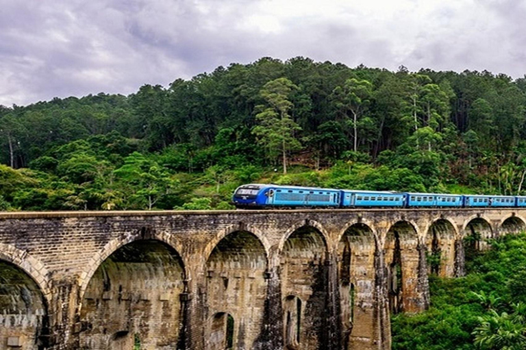 Haputale: Ella Day Tour with Temples, Spice &amp; Waterfalls