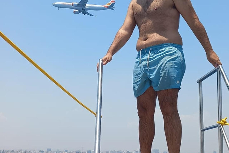 Larnaca: Yellow Submarine Swim Cruise with Unlimited Drinks