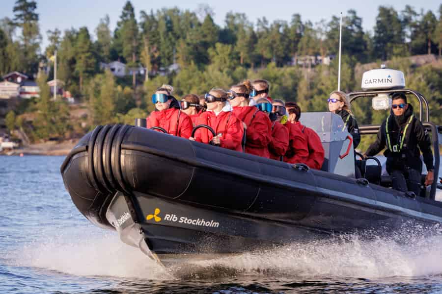 Stockholm: 2-stündige RIB Bootstour durch die Schären. Foto: GetYourGuide Stockholm: 2-stündige RIB Bootstour durch die Schären. Foto: GetYourGuide