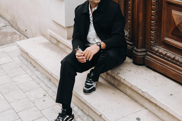 Bucharest: Essential Photo Session in the Charming Streets