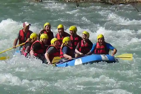 Alanya: Rafting-tur med mulighed for zipline og buggy-safari