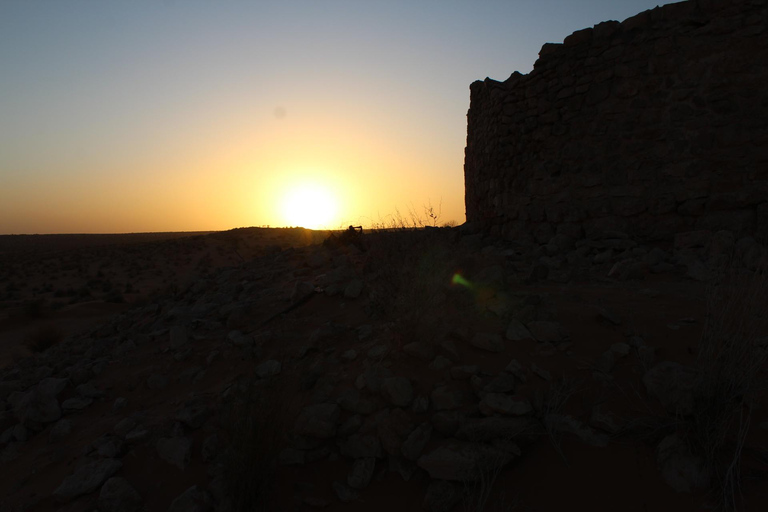 Djerba: Desert sunset, Bedouin evening, and aperitif included Djerba: Sunset in the desert, Bedouin evening, and aperitif included