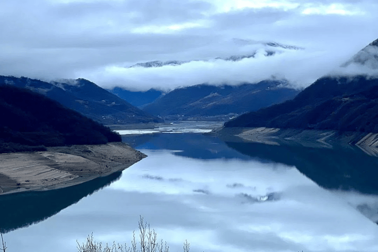 Da Tbilisi: Tour di Gudauri e KazbegiDa Tbilisi: Tour privato Gudauri, Kazbegi