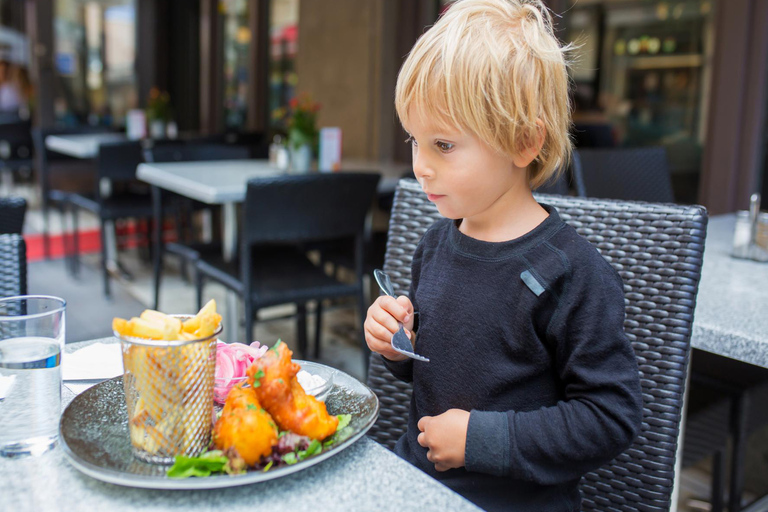 Degustazione di cibi svedesi, tour dei ristoranti del centro storico di Stoccolma5 ore: Tour gastronomico e di degustazione della birra in 4 località