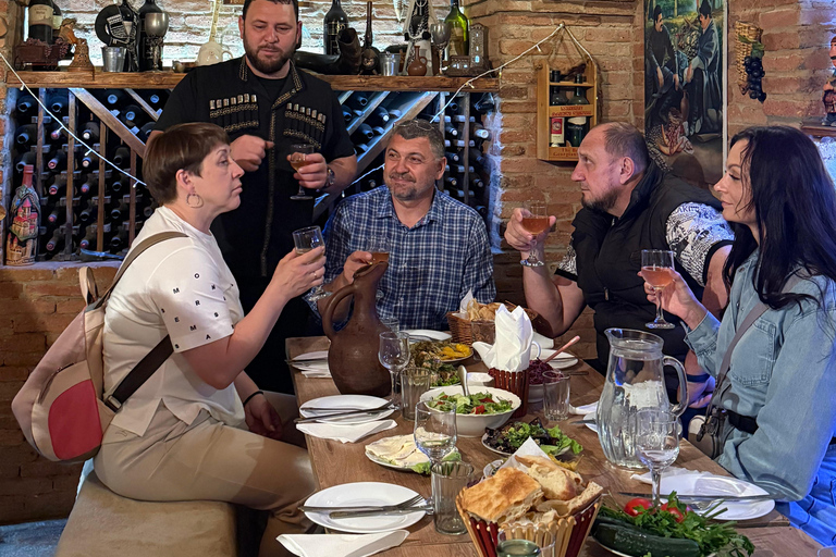 تبليسي: وليمة جورجية مع دروس في النبيذ والطبخ