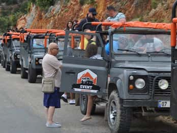 From Alanya: Jeep Safari Tour with Lunch at Dim River