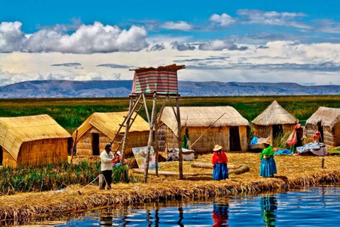 Puno : Île d&#039;Uros + Hôtel flottant 2 jours