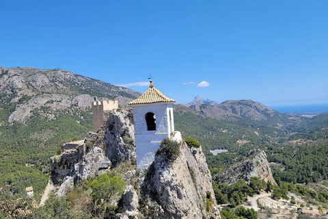 Desde Alicante, Benidorm Campello: al castillo de Guadalest