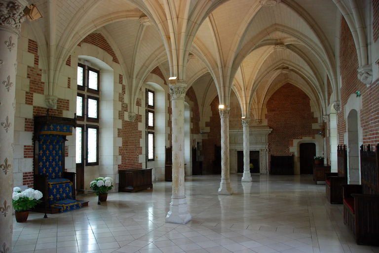 Best of Loire Valley: 4 Châteaux Day Tour from Paris