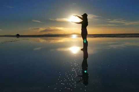 SALINES D&#039;UYUNI ET VOLCAN TUNUPA : EXPÉDITION DE 2 JOURS ET 1 NUIT