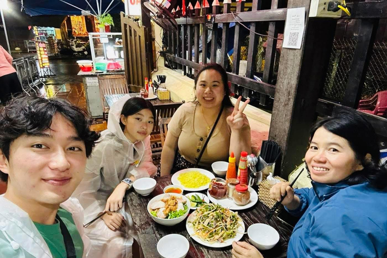 Da Nang: excursão a pé pela comida de rua e espetáculo Charming Da NangDa Nang: Excursão a pé pela comida de rua e espetáculo Charming Da Nang