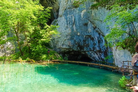 Zagreb: Plitvice Lakes & Rastoke Watermill Village Day Tour
