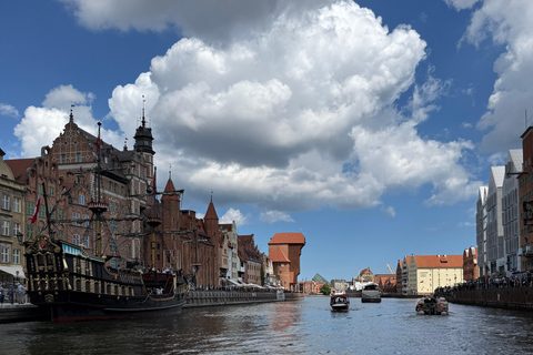 Gdansk: 1-Hour Private Electric Boat Cruise with Skipper