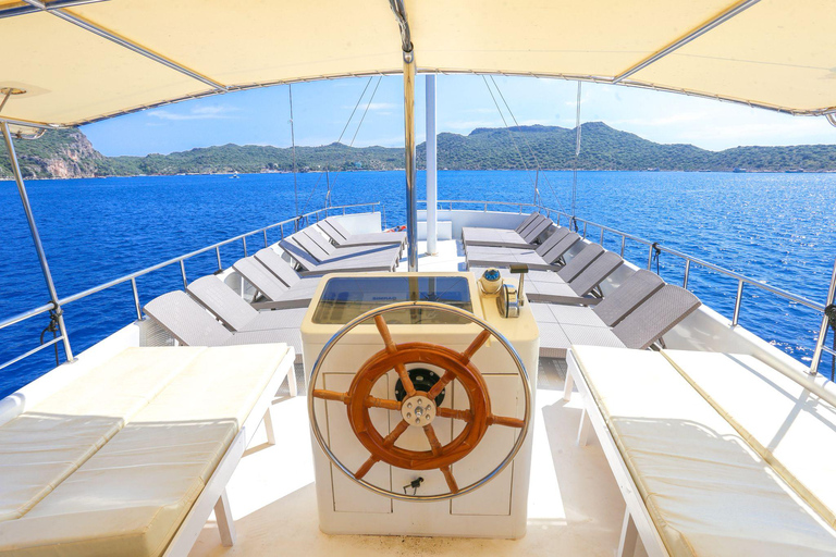 Kaş: Kekova Blue Cruise with Sunken City and 5 Swim Stops