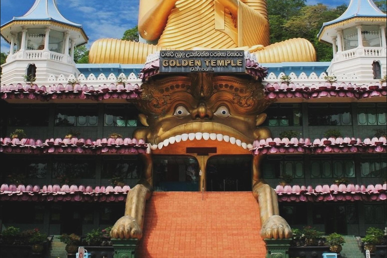 Sigiriya: Private Tuk-Tuk Tour with Massage and Workshops