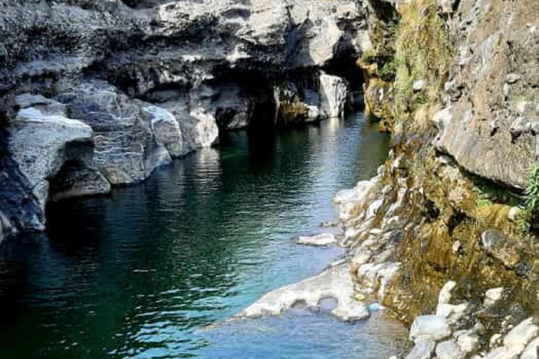 From Muscat: Hidden Canyon Hike & Sulfur-Rich Natural Pools Muscat: Hidden Canyon & Sulfur-Rich Natural Pools