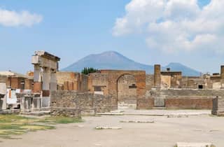 Ab Rom: Pompeji oder Herculaneum & Vesuv per Schnellzug