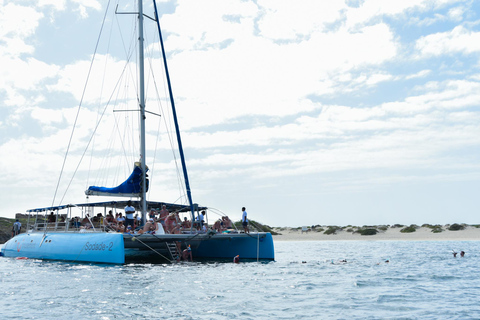 Boa Vista Catamaran Tour: All Inclusive Bay CruiseAdults Only - Boa Vista Catamaran Tour: All Inclusive