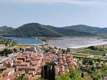 Tour privato di Ston a piedi con visita alle mura e alle saline