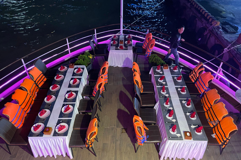 Da Nang: Private Tour Premium Dinner Cruise & Hotel Transfer Private tour - Chinese speaking Guide