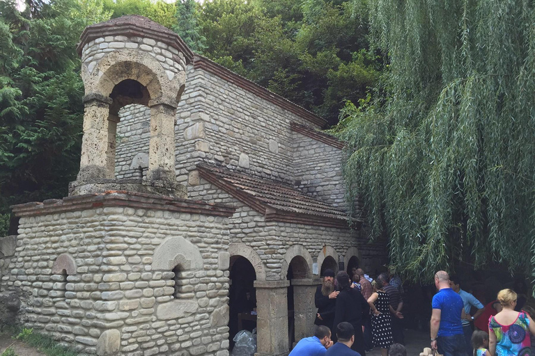 Tbilisi: Chronicle of Georgia, Bodbe & Sighnaghi Tour