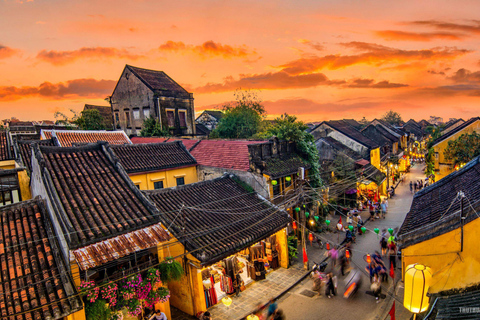 Do porto de Chan May para a cidade antiga de Hoi An de carro particular