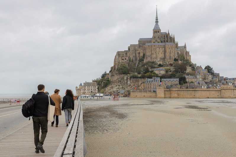 Fra Paris: Dagstur med guide til Mont Saint-Michel