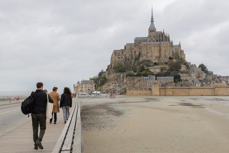 Vanuit Parijs: begeleide dagtour naar Mont Saint-MichelRondleiding in het Spaans