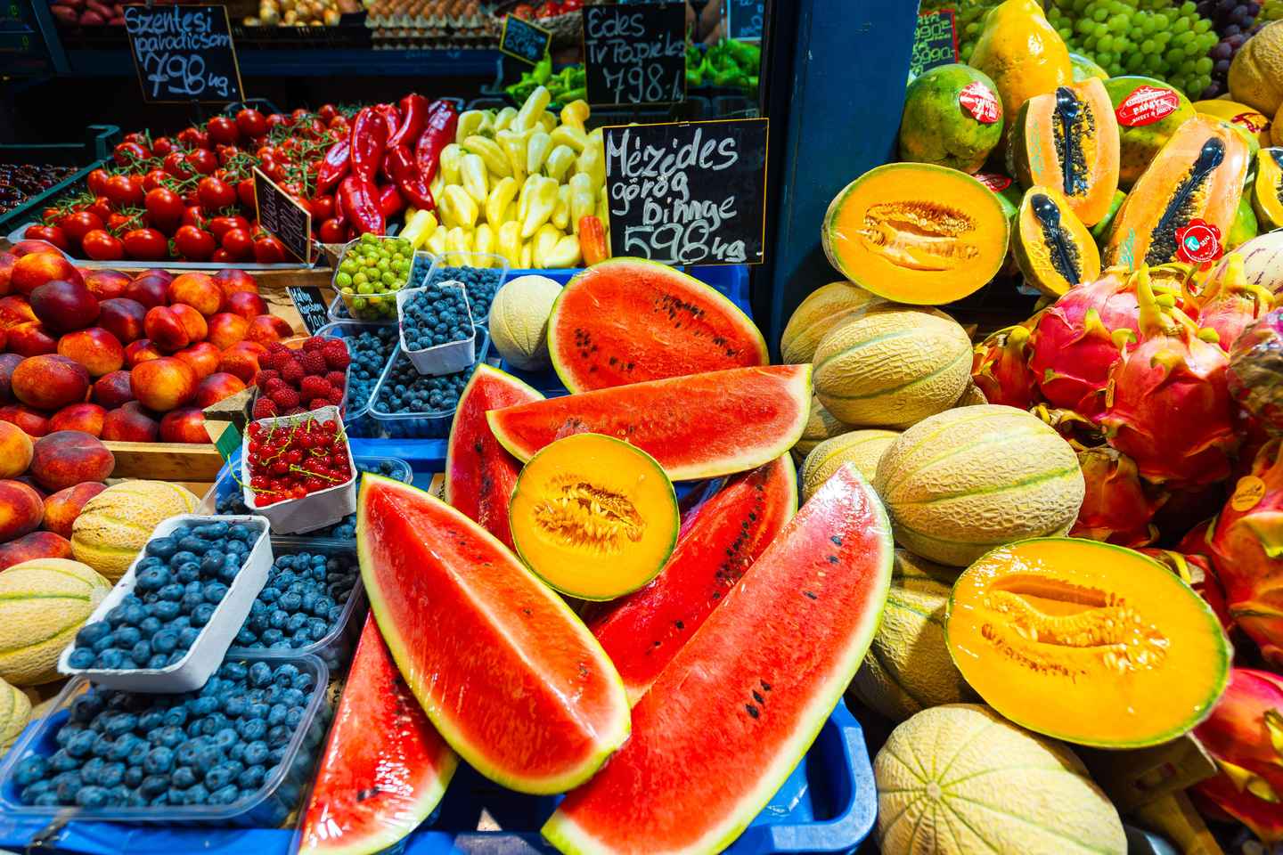 Budapest: Kickstart the City - Local Market Tasting Tour