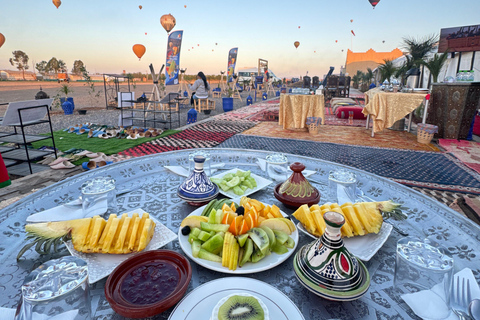 Marrakech: Royal Breakfast with Hot Air Balloons view