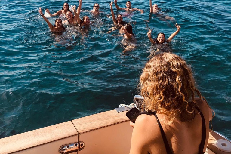 Marseille: Calanques Eco Boat Cruise with Lunch and Wine From Marseille: Calanques National Park Eco Boat Cruise