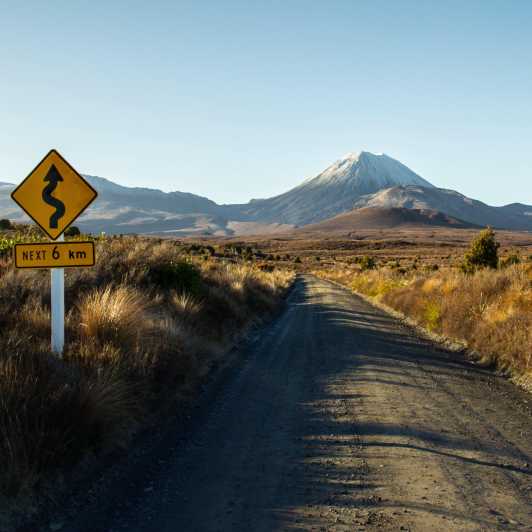 Tongariro Alpine Crossing: Shuttle to the start of the Hike