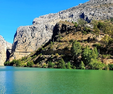 From Malaga: Caminito del Rey/White Village Tour & Tapas