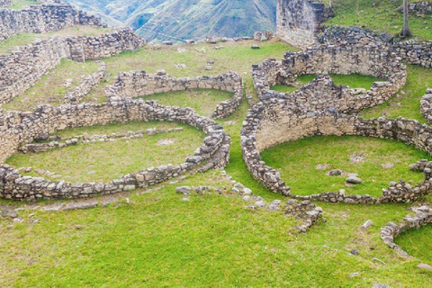 Avontuur in Chachapoyas: Kabelbaan en de Llaqta van Kuélap