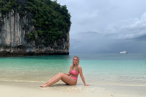 Krabi: Hong Eilanden Privé Longtail Boot TourKrabi: privérondvaart met longtailboot op Hong Islands