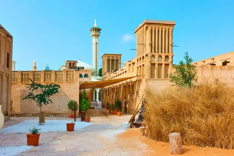 Wandeltour in oud Dubai.met lokale vriend
