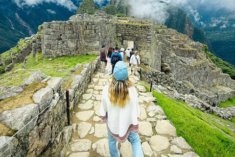 Machu Picchu: Official Entry to Circuit 2, Bus & Guided Tour Machu picchu Circuit 2 with Private guide and Bus Tickets