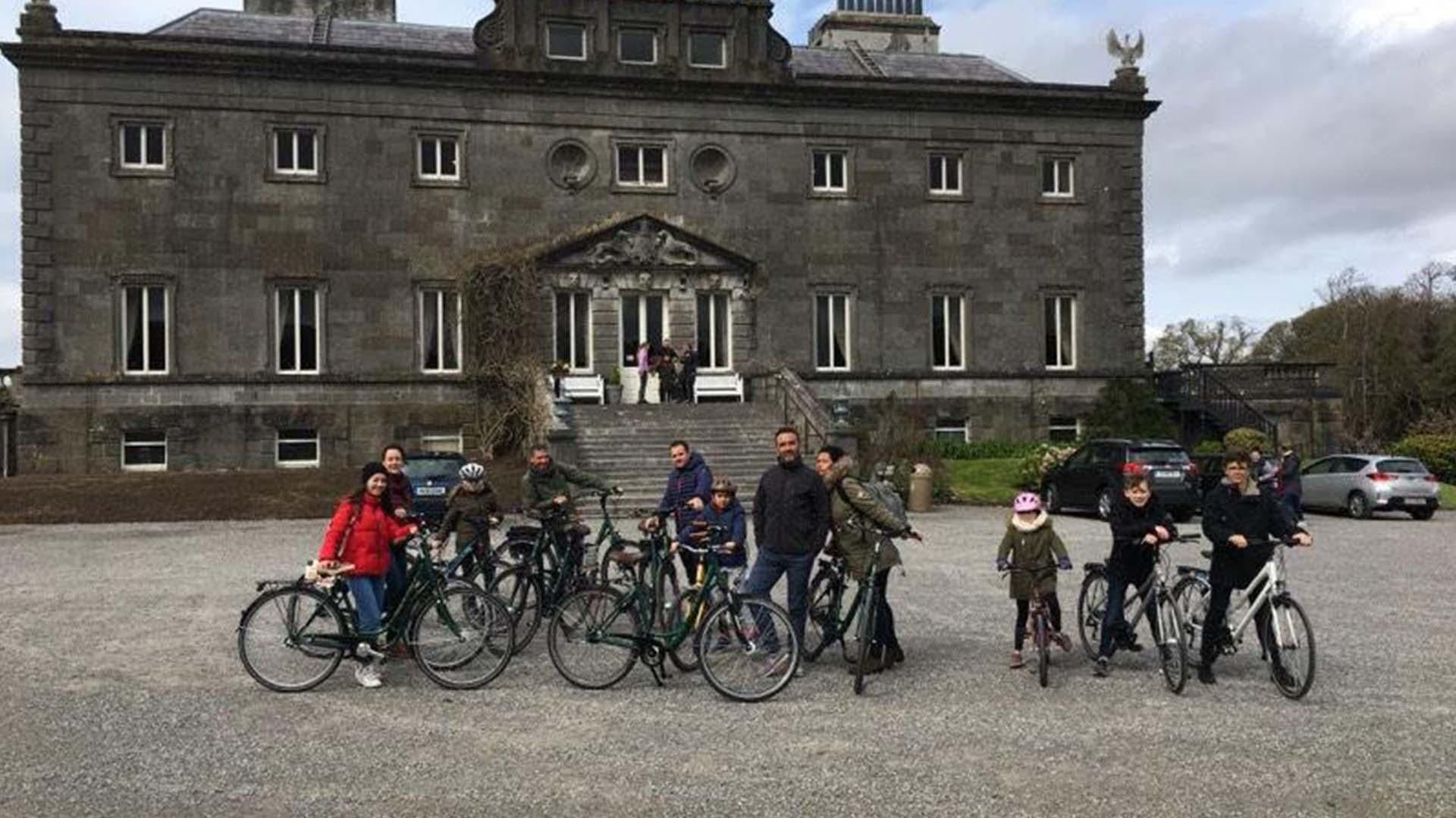 Westport: E-Bike-Tour – Kulturhistorisches Zentrum, Piratenkönigin und Legenden