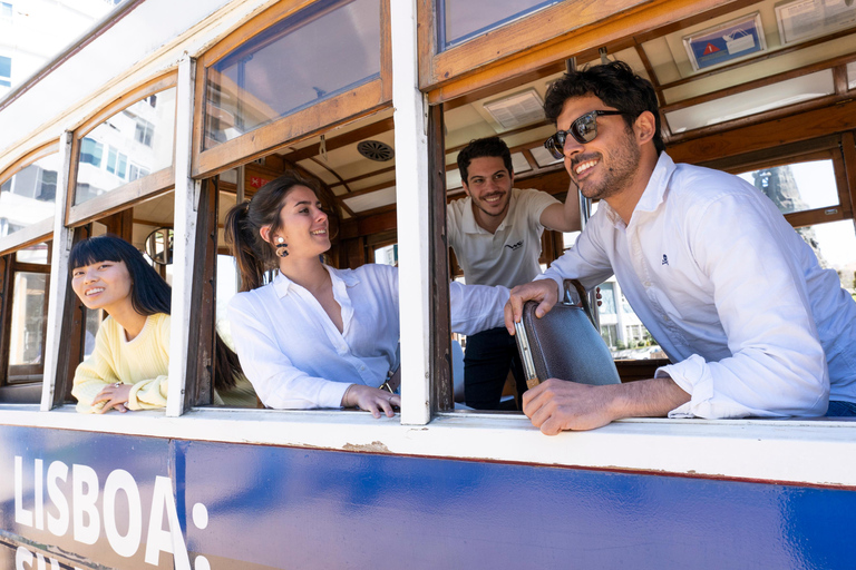 Lisbonne : Visite à pied, quartier de Belém, tour en bateau et en tramwayVisite guidée en groupe partagé - Guide espagnol
