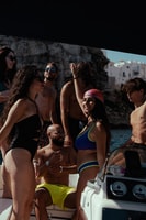 Polignano, crociera in barca privata alle grotte con aperitivo - Hizvo