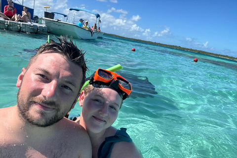 St.John's, Antigua: Stingray City & Long Bay Shore Excursion