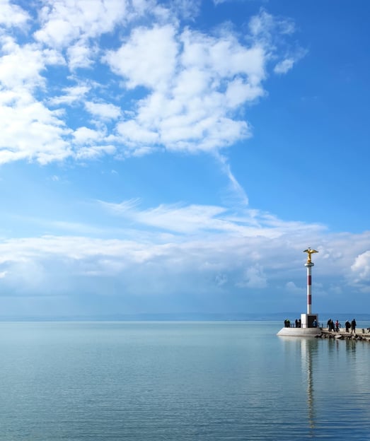 Da Veszprém: Tour del Balaton a semicerchio con traghetto
