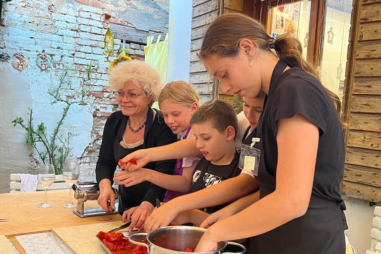 Venice: Cooking Class at Rosa’s secret garden home