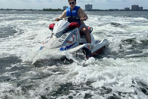 Miami: Miami Beach Jetski Ride with Boat and DrinksExperience with 1 Hour of Jet Ski Time