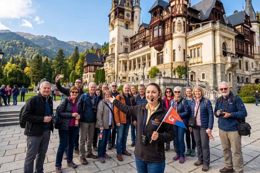 Ab Bukarest: Tagestour Draculas Schloss, Peleș & Brașov. Foto: GetYourGuide Ab Bukarest: Tagestour Draculas Schloss, Peleș & Brașov. Foto: GetYourGuide