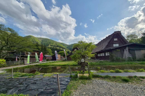 Nagoya: Shirakawa-go, Takayama & Snow Wall 2-Day Tour 1 person 1 room
